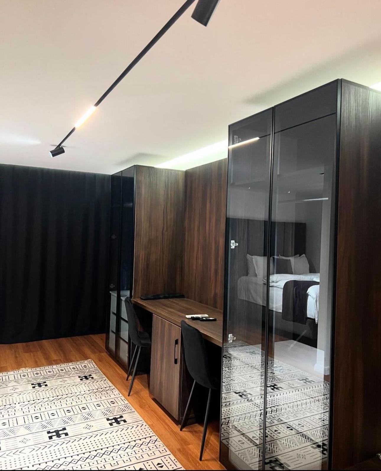 Hotel Europa Prishtina Pristina Esterno foto