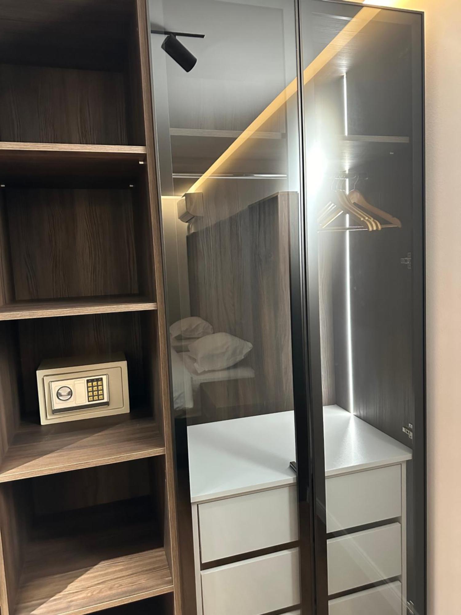 Hotel Europa Prishtina Pristina Esterno foto
