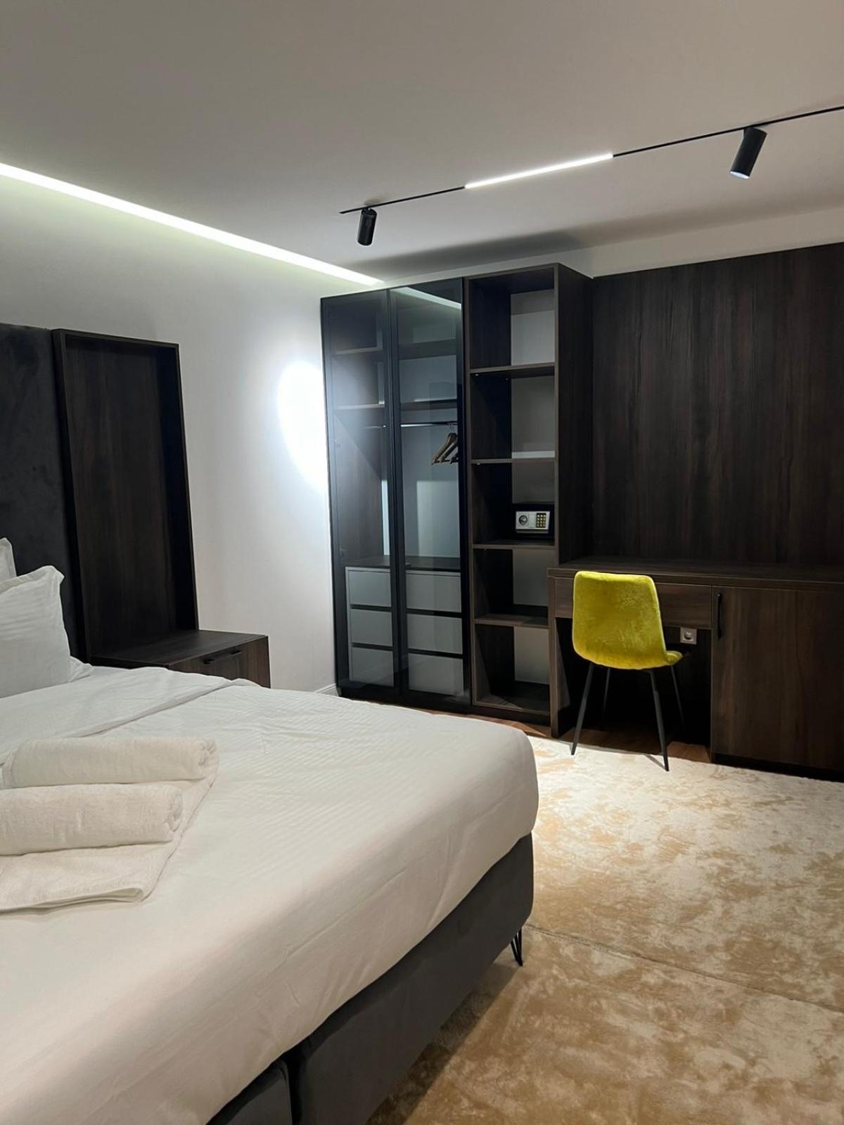 Hotel Europa Prishtina Pristina Esterno foto