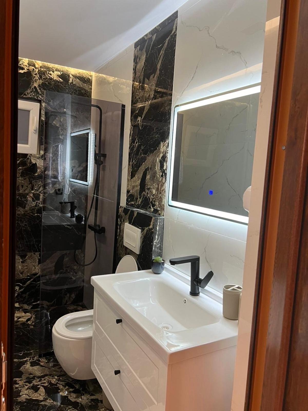 Hotel Europa Prishtina Pristina Esterno foto
