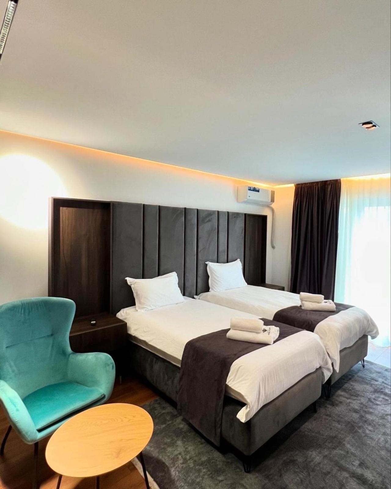 Hotel Europa Prishtina Pristina Esterno foto